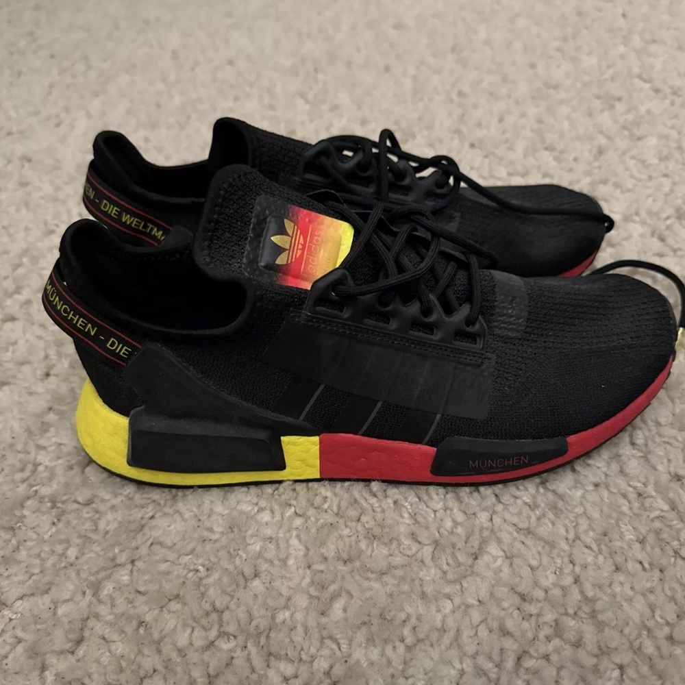 Adidas United By Sneakers Munich Running Shoes Sneakers Men’s - Sz 9